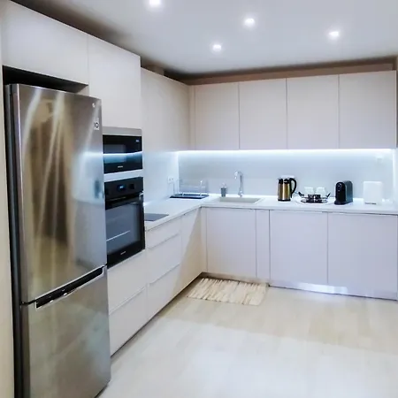 за гости Happy *