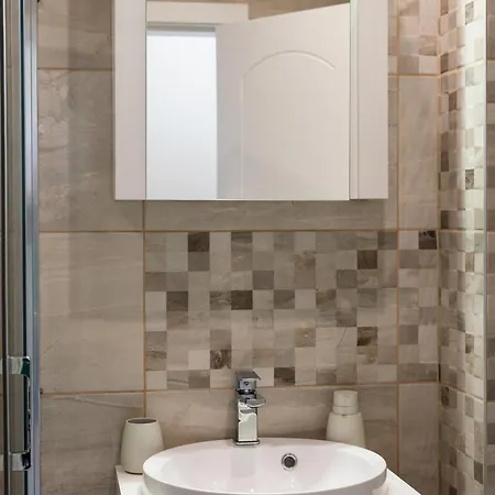 за гости Happy * Ruse