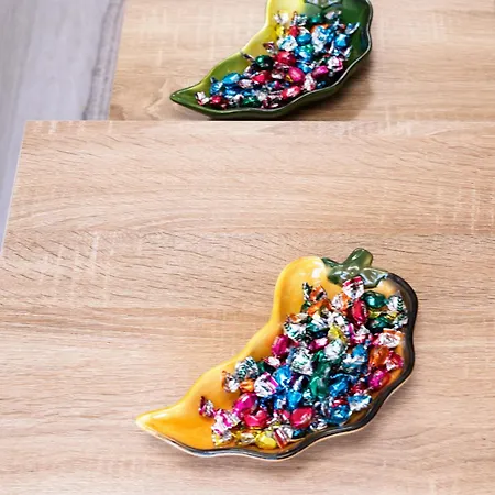 за гости Happy *