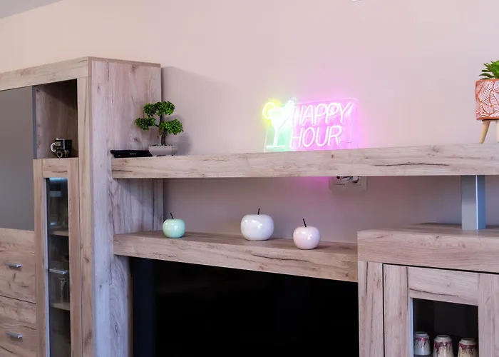 за гости Happy Ruse