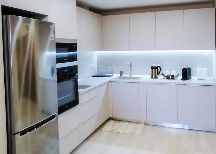 за гости Happy *