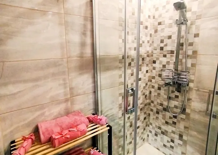 за гости Happy